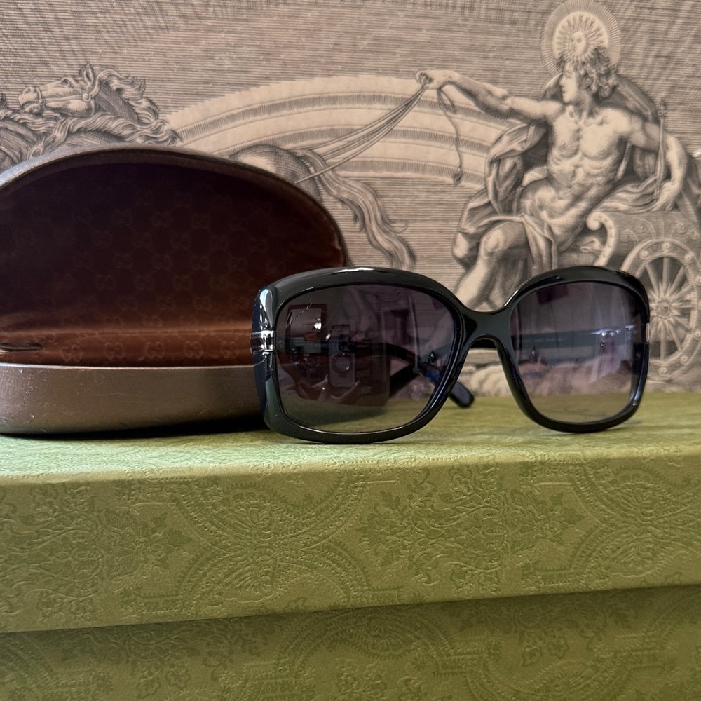 Gucci Black Sunglasses with Case